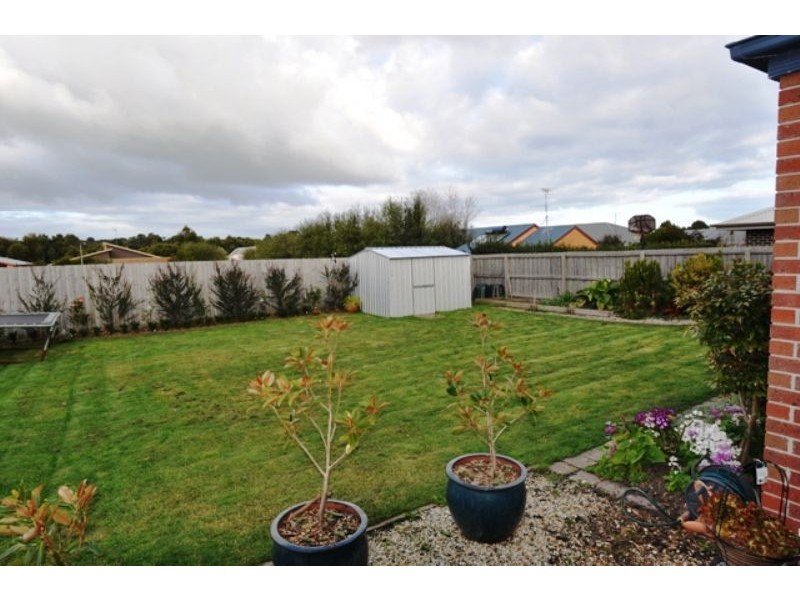 12 Surrey Place, Inverloch VIC 3996