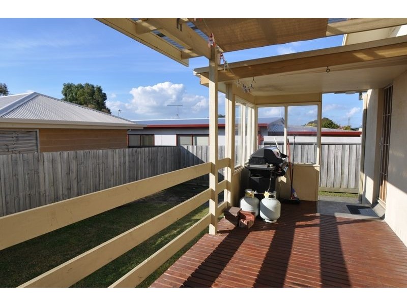 18 Golf St, Inverloch VIC 3996