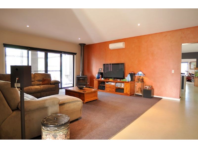 41 Woodland Heath Drive, Inverloch VIC 3996