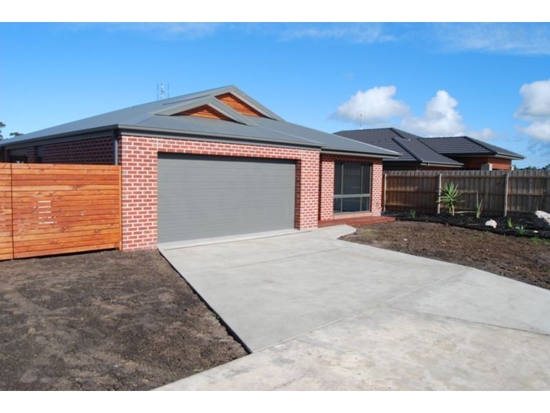16 Lavender Place, Inverloch VIC 3996