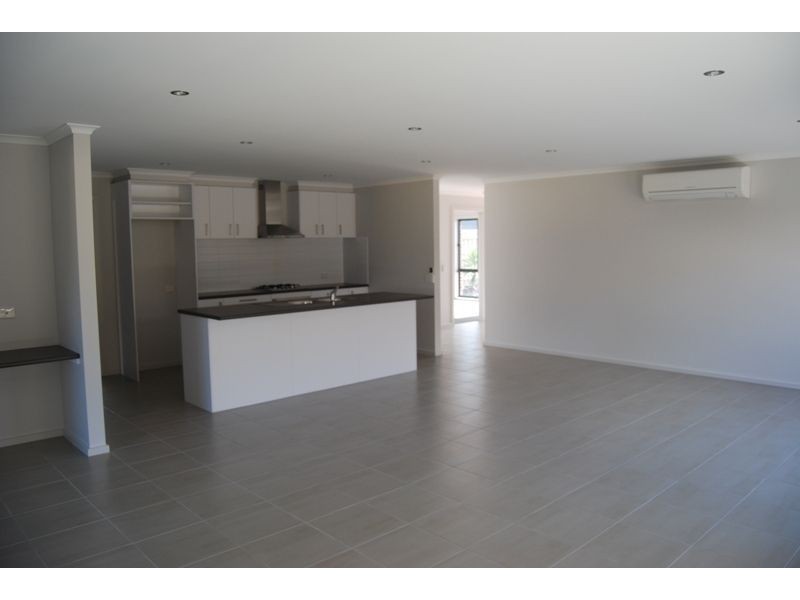 16 Lavender Place, Inverloch VIC 3996