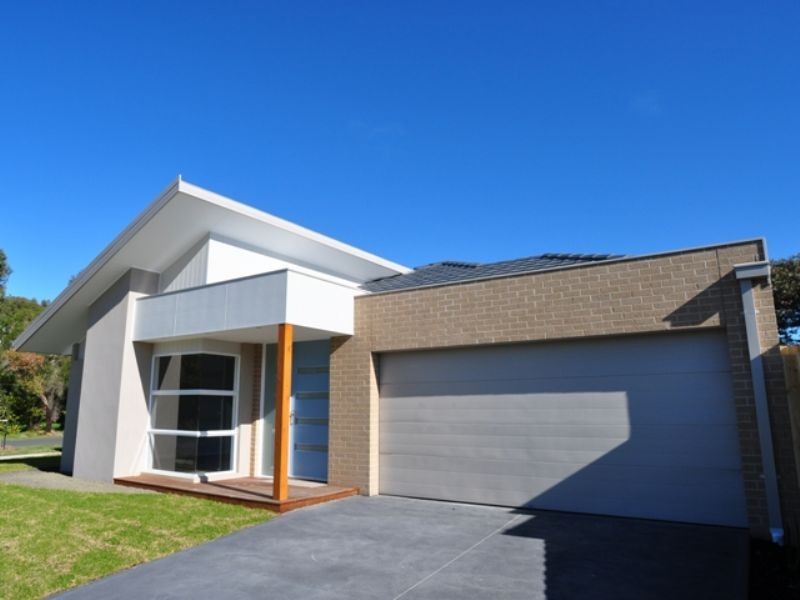 1 Blue Wren Way, Inverloch VIC 3996
