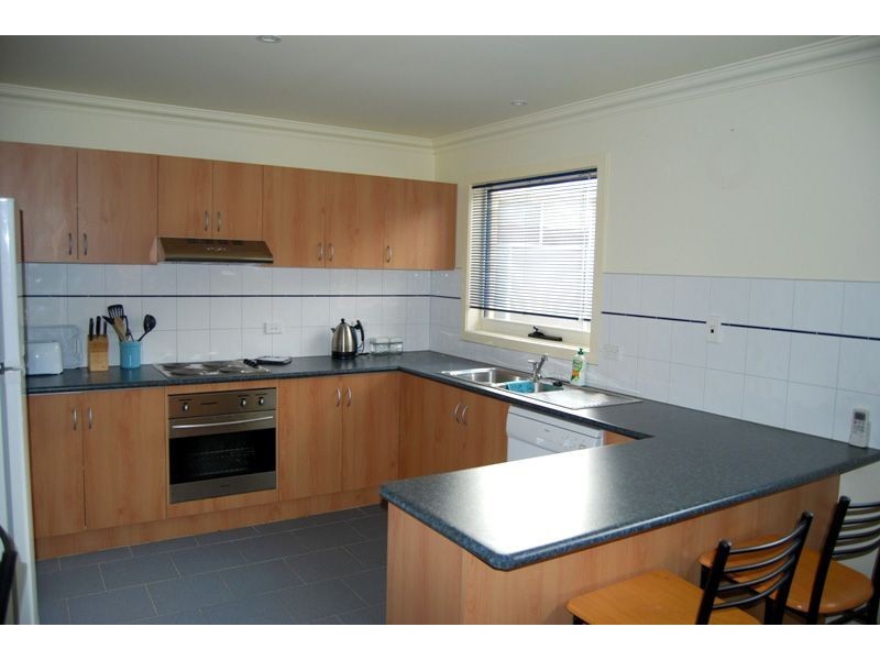 2/18 Hopetoun Street, Inverloch VIC 3996