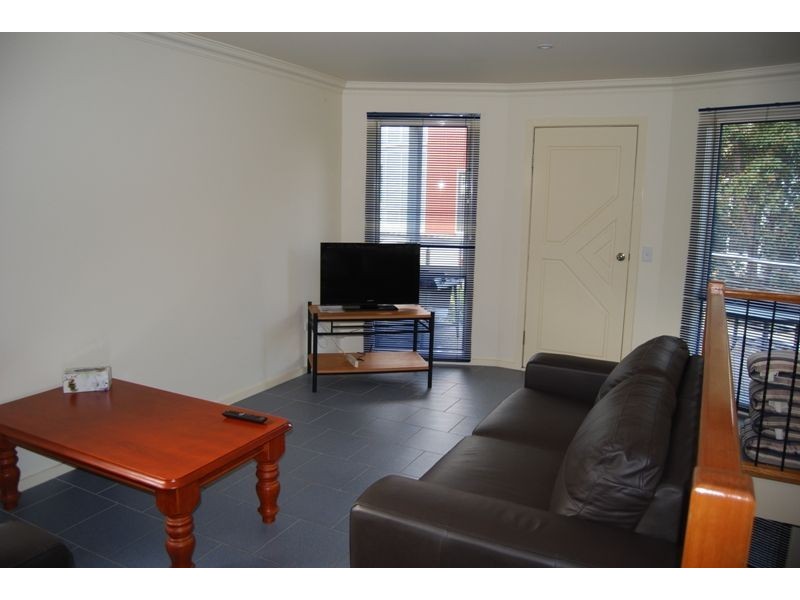 2/18 Hopetoun Street, Inverloch VIC 3996