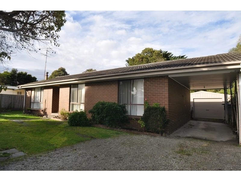 24 Sandymount Ave, Inverloch VIC 3996