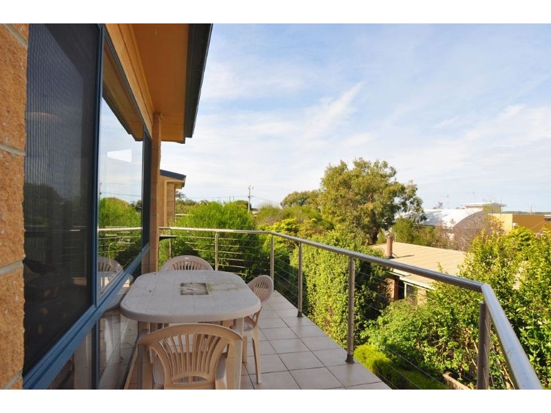 2/7 Pier Road, Inverloch VIC 3996