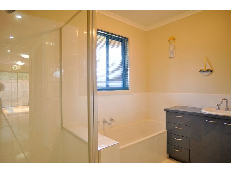2/7 Pier Road, Inverloch VIC 3996
