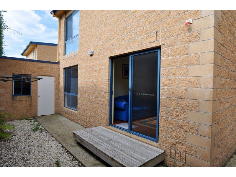 2/7 Pier Road, Inverloch VIC 3996