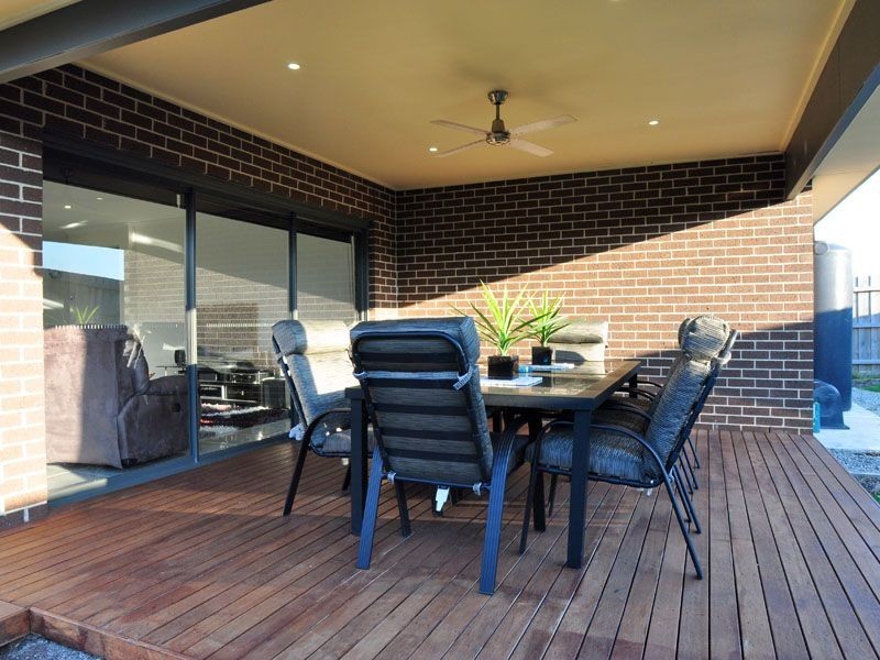 8 Headland Way, Inverloch VIC 3996