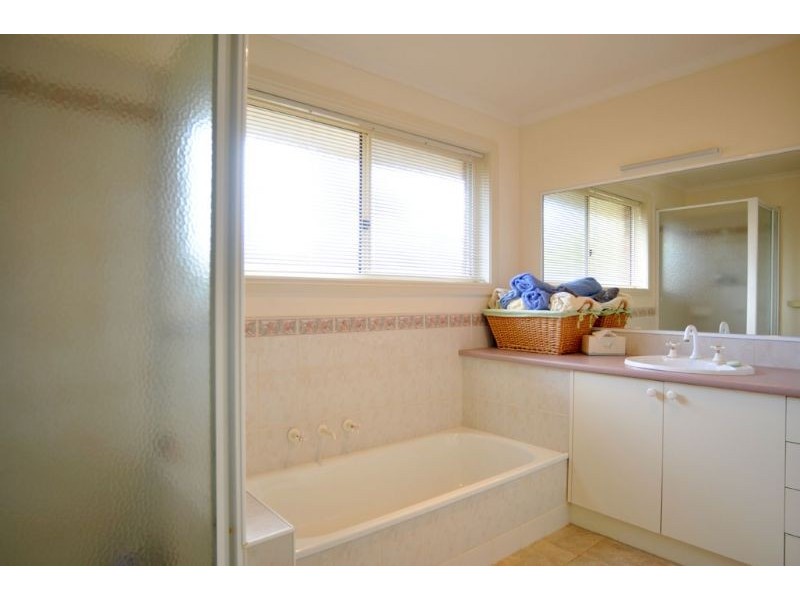 20 Chelsea Square, Inverloch VIC 3996