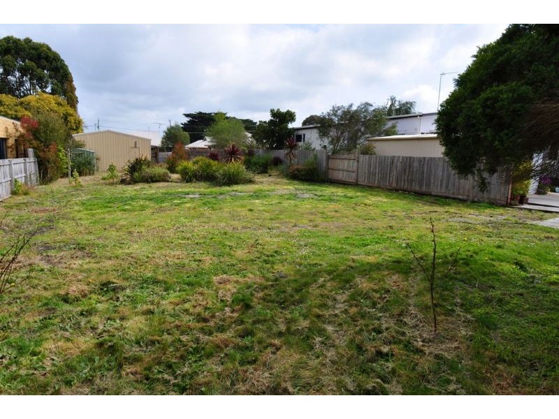 21 Williams St, Inverloch VIC 3996