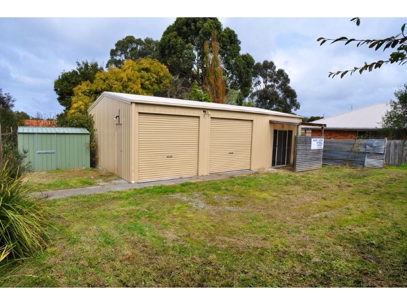21 Williams St, Inverloch VIC 3996