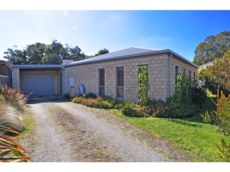 12 Melaleuca Mews, Inverloch VIC 3996