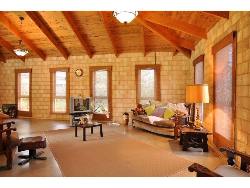 12 Melaleuca Mews, Inverloch VIC 3996