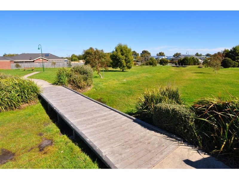 5 Endeavour Place, Inverloch VIC 3996