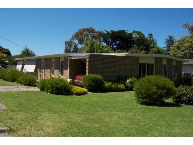 28 Sandy Mount Avenue, Inverloch VIC 3996