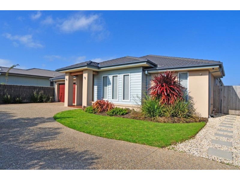 8 Bluewater Place, Inverloch VIC 3996