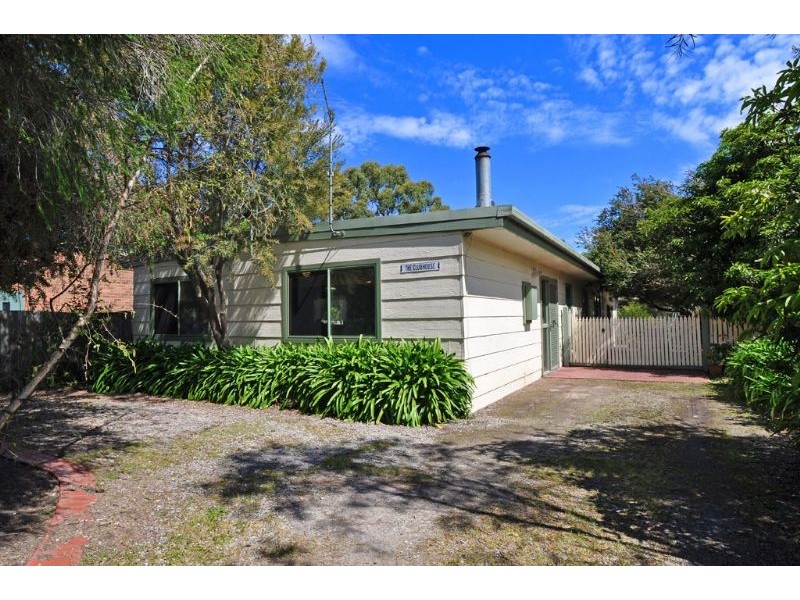 11 Club Ave, Inverloch VIC 3996
