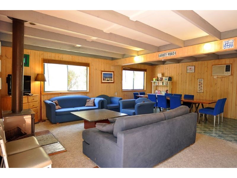 11 Club Ave, Inverloch VIC 3996