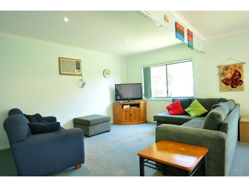 11 Club Ave, Inverloch VIC 3996