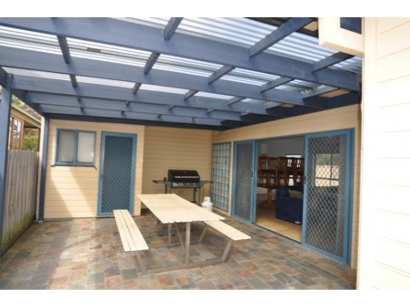 8 Naomi Court, Inverloch VIC 3996