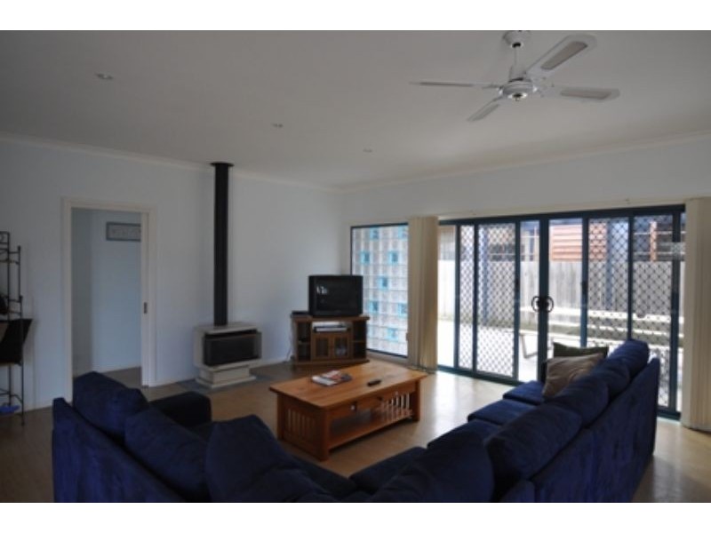 8 Naomi Court, Inverloch VIC 3996