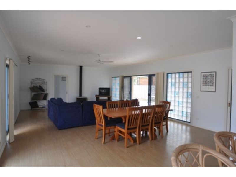 8 Naomi Court, Inverloch VIC 3996