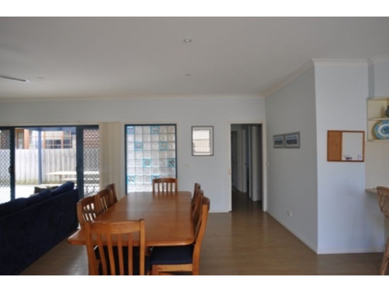 8 Naomi Court, Inverloch VIC 3996