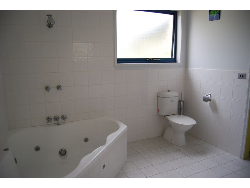 6 Evan Plc, Inverloch VIC 3996