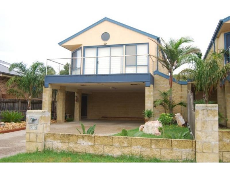 2/3 Pier Rd, Inverloch VIC 3996