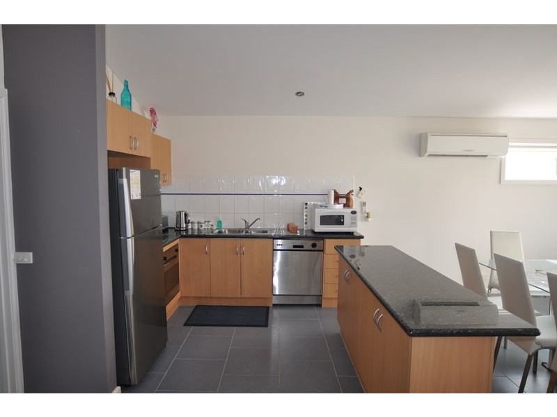 2/3 Pier Rd, Inverloch VIC 3996