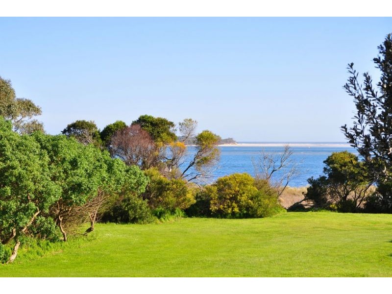 55 The Esplanade, Inverloch VIC 3996
