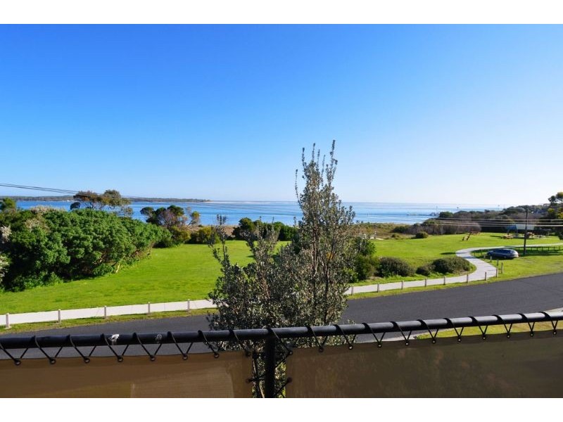 55 The Esplanade, Inverloch VIC 3996