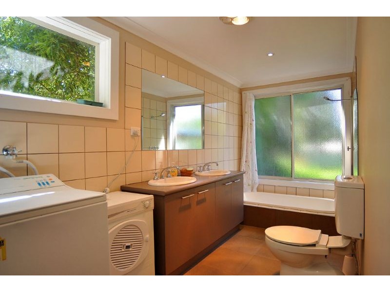 16 Bird St, Inverloch VIC 3996