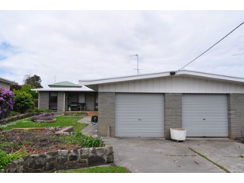 5 Garden Crescent, Inverloch VIC 3996