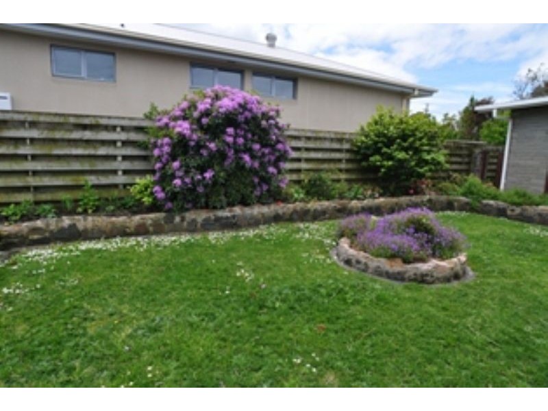5 Garden Crescent, Inverloch VIC 3996