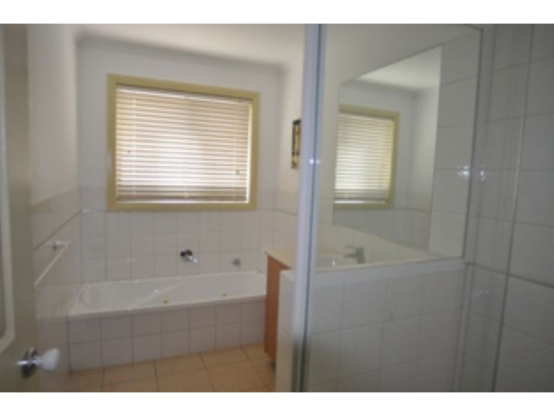 2/20-22 Kathryn Close, Inverloch VIC 3996