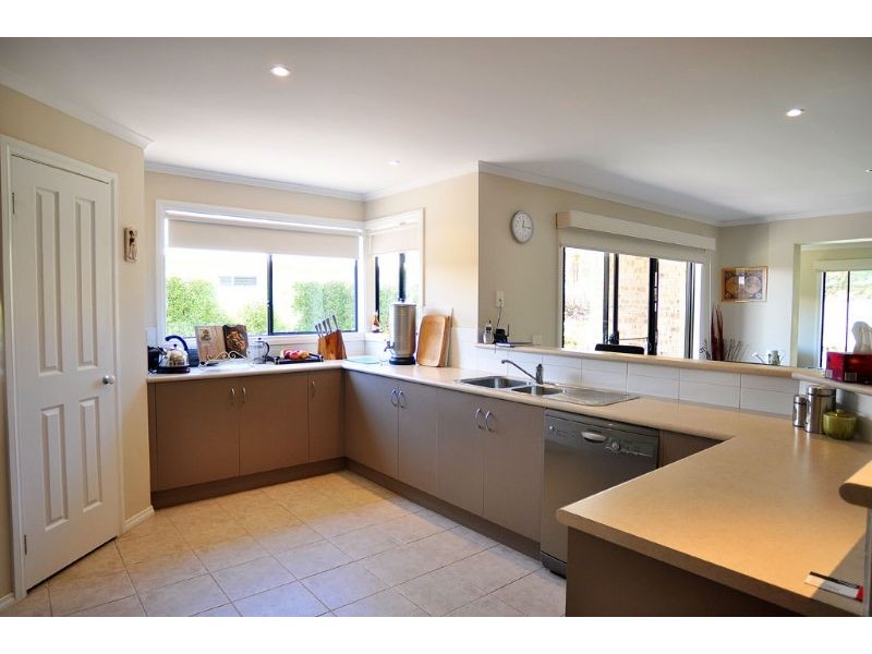 10 Royal Parade, Inverloch VIC 3996