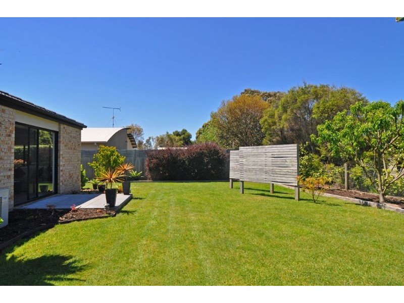 10 Royal Parade, Inverloch VIC 3996