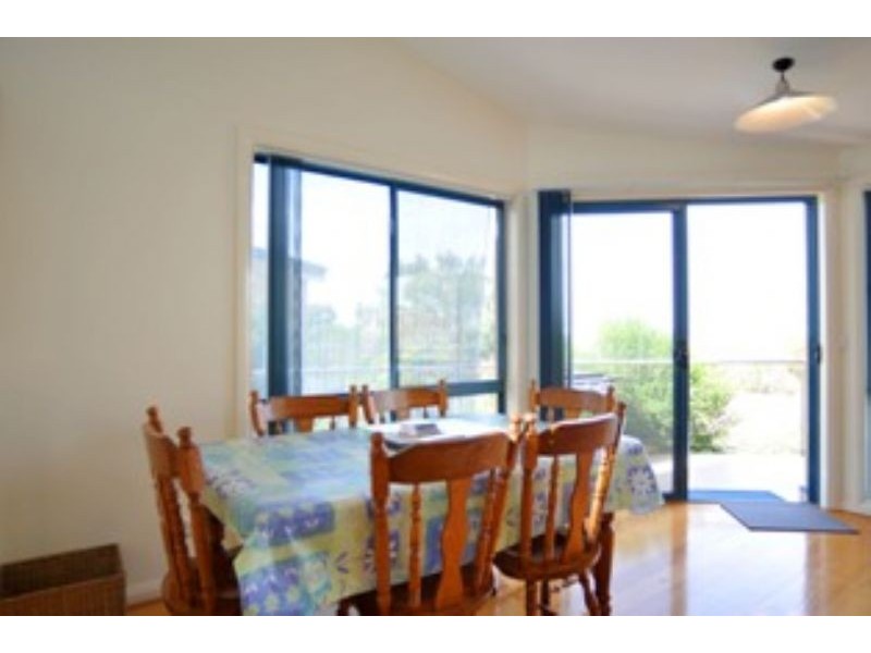 2/7 Pier Road, Inverloch VIC 3996