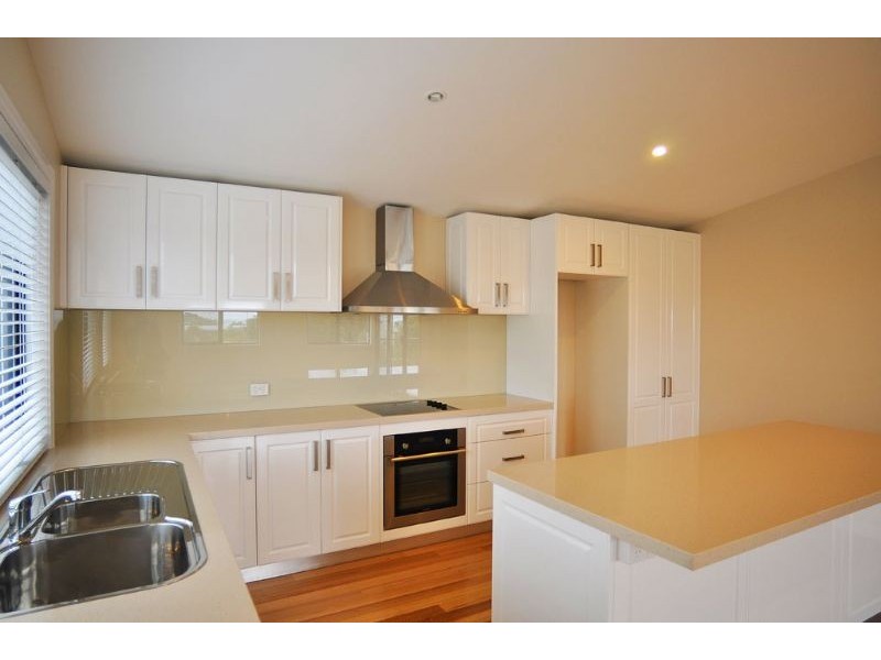 2/6 Russell St, Inverloch VIC 3996