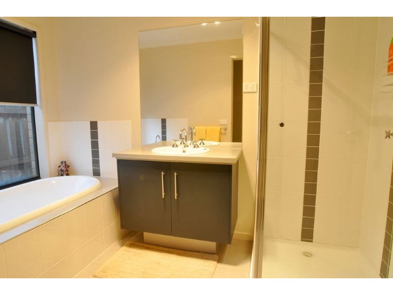 20 Endeavour Place, Inverloch VIC 3996