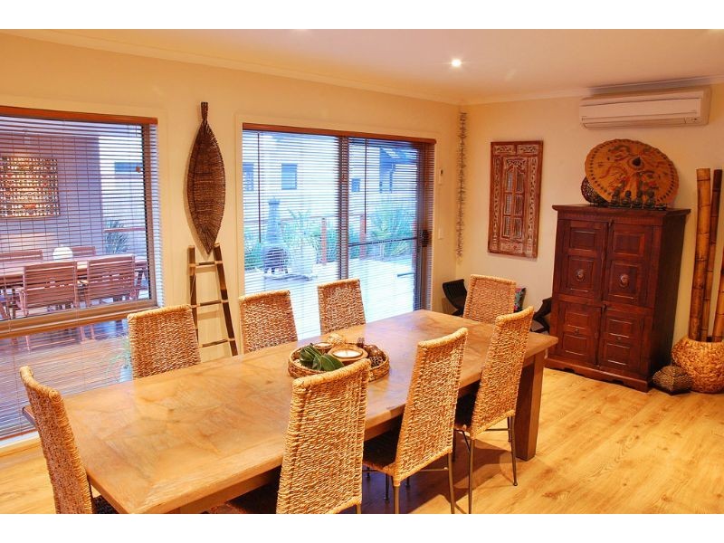 8 Queenscliff Drive, Inverloch VIC 3996