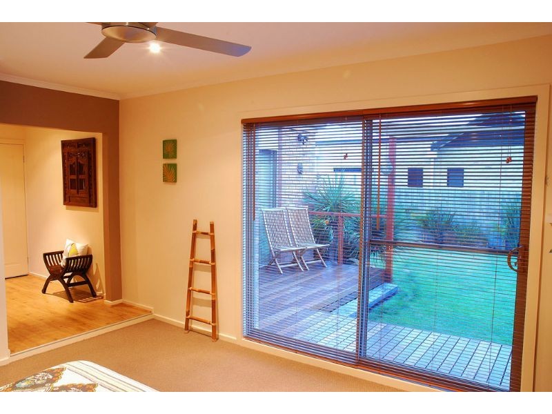 8 Queenscliff Drive, Inverloch VIC 3996