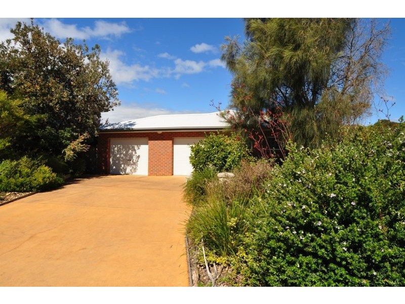 105 Tamara Crescent, Inverloch VIC 3996