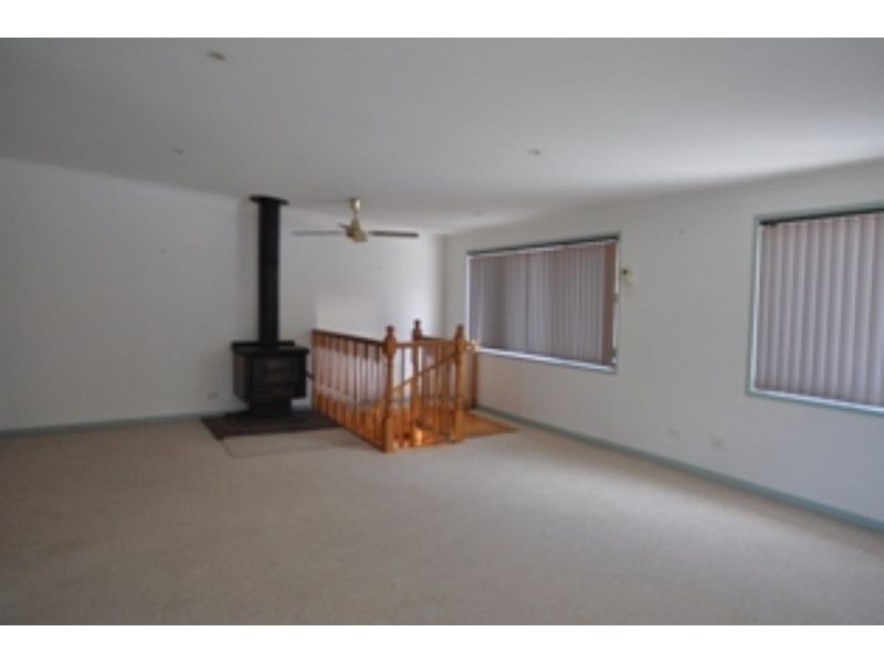 25 Beach Avenue, Inverloch VIC 3996