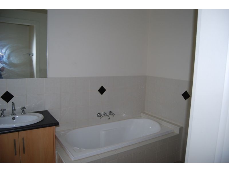 1/12 Nation Court, Inverloch VIC 3996