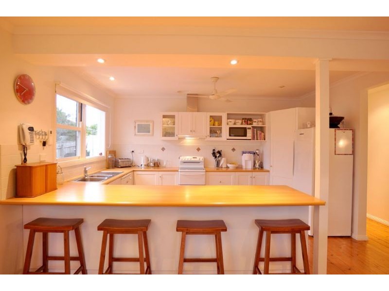 2 Darling Avenue, Inverloch VIC 3996