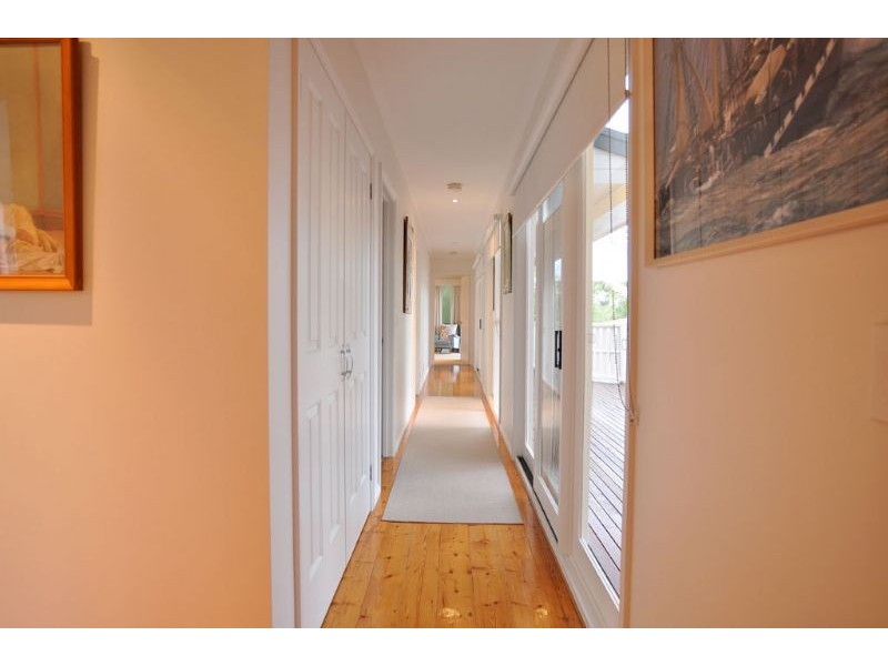 2 Darling Avenue, Inverloch VIC 3996