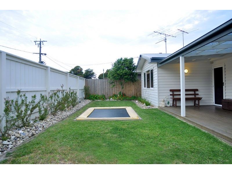 2 Darling Avenue, Inverloch VIC 3996